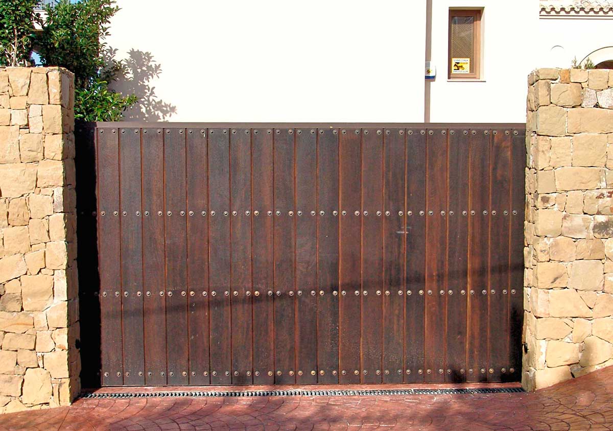 puertas corredizas para garaje precios en bogota, bucaramanga, medellin, barranquilla, cartagena, valledupar, cucuta